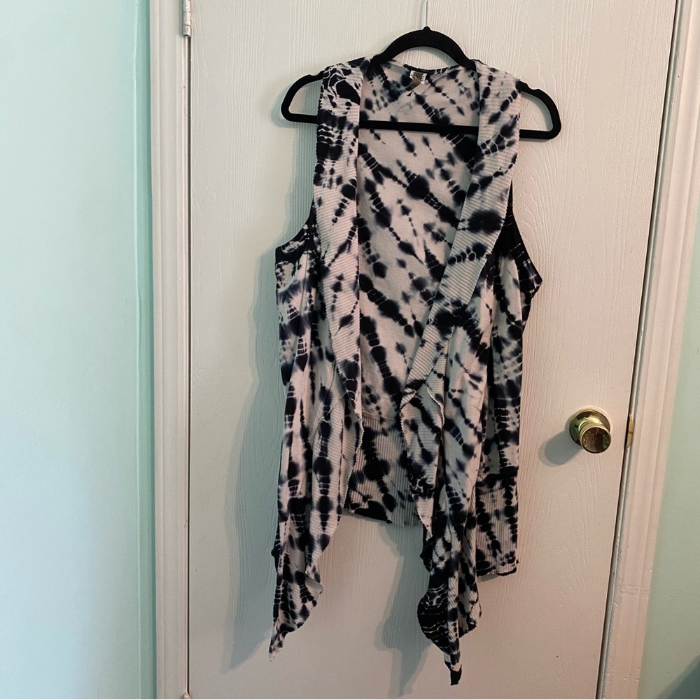 XCVI Tie Dye Cardigan Vest Duster Black White Boho Whimsigoth Layering Size L